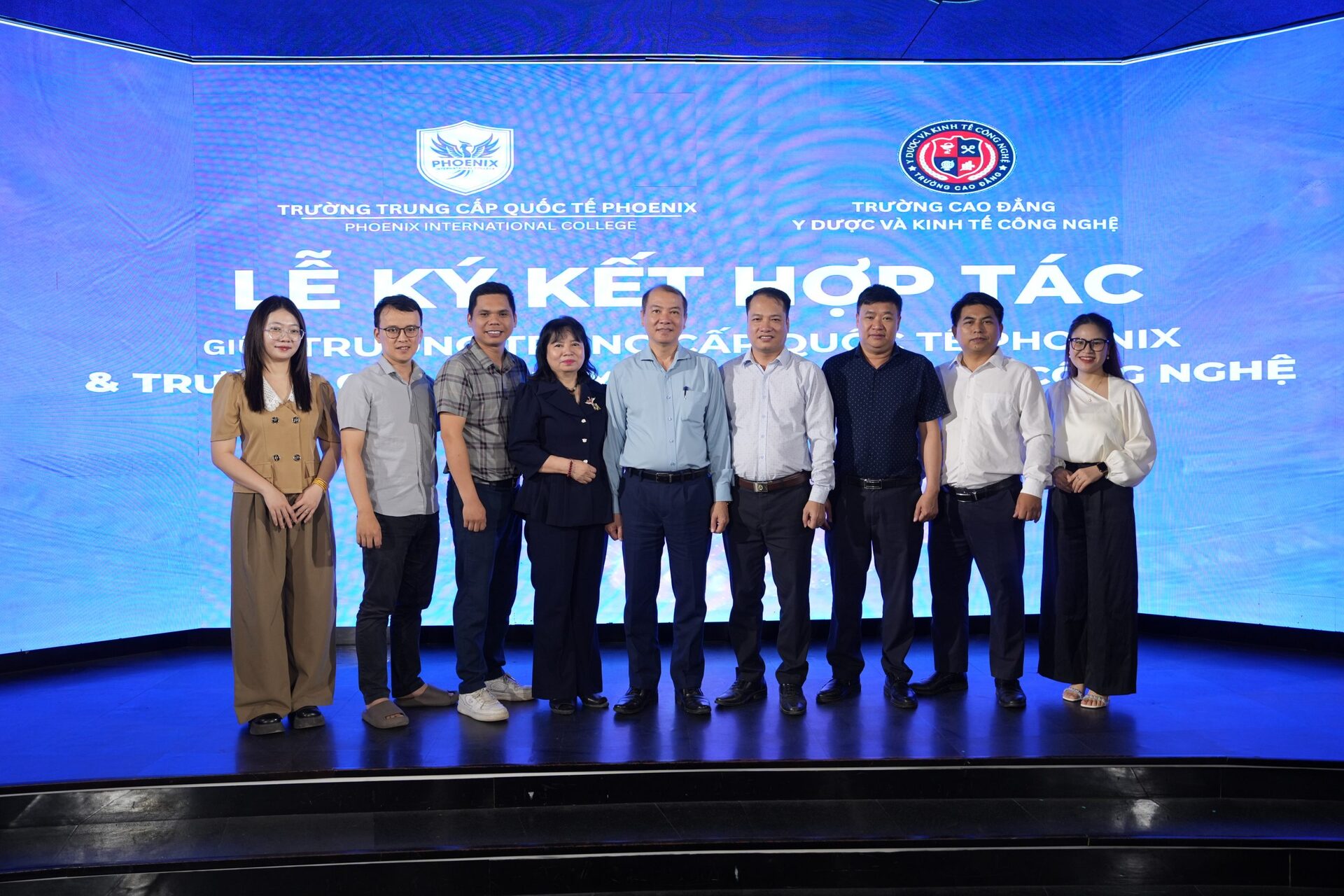 LỄ KÝ KẾT HỢP TÁC GIỮA TRƯỜNG TRUNG CẤP QUỐC TẾ PHOENIX VÀ TRƯỜNG CAO ĐẲNG Y DƯỢC VÀ KINH TẾ CÔNG NGHỆ