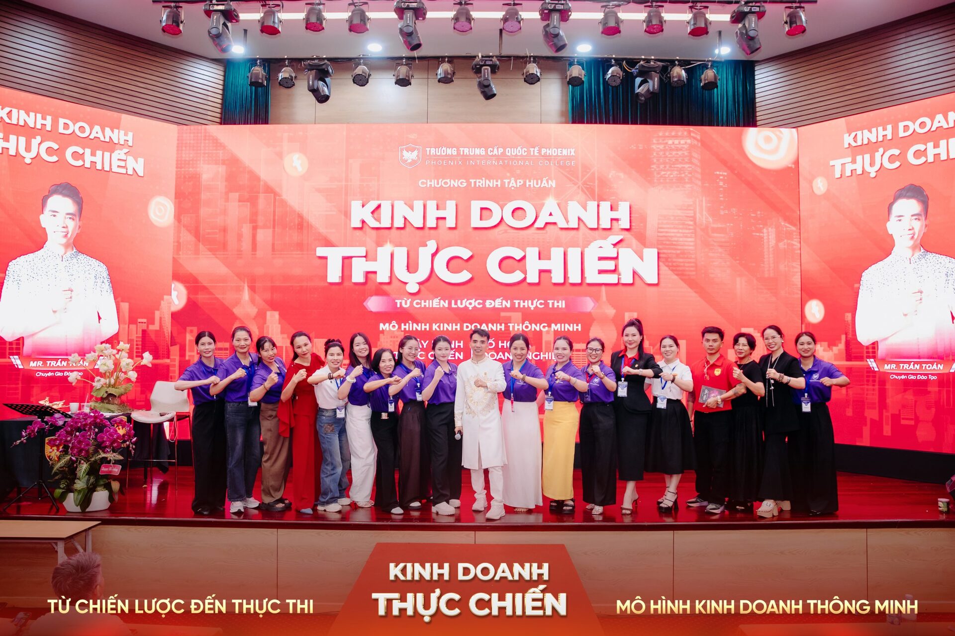 Nâng Cao Trình Độ Chuyên Môn Và Tác Phong Nhân Lực Tại Trường Phoenix