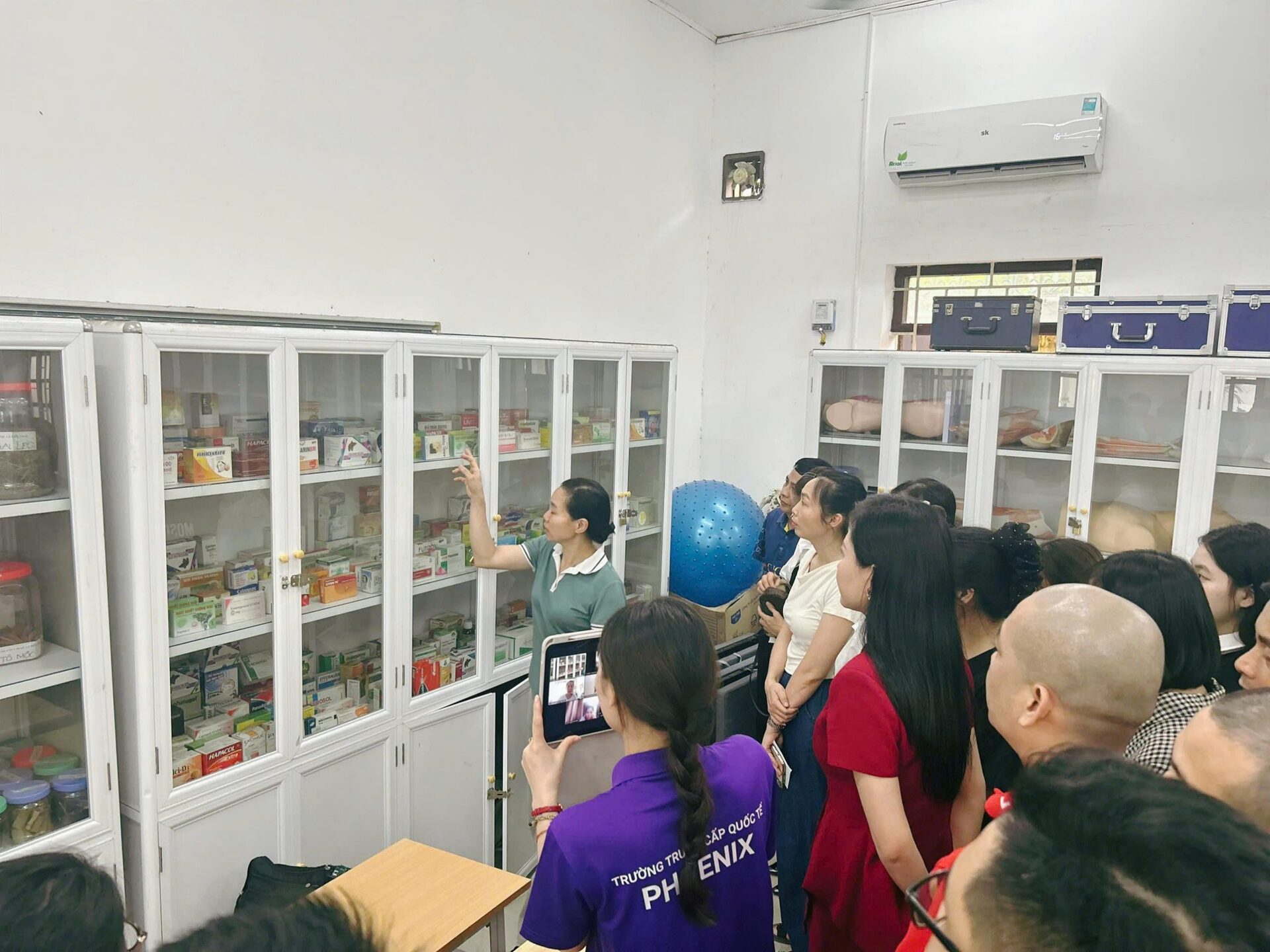 Sinh Viên Lớp Y Học Cổ Truyền Tự Tin Bước Vào Ngày Thi Hết Học Kỳ 1